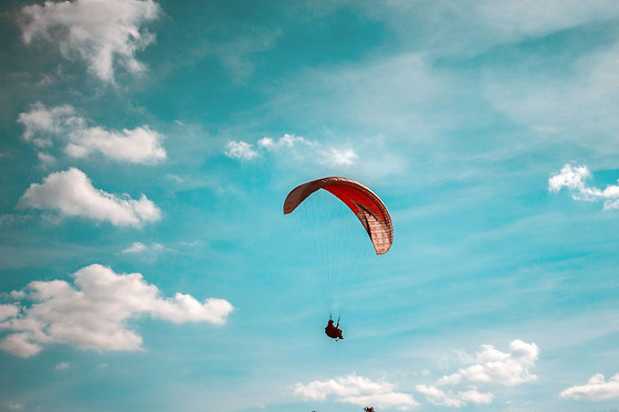 PARAGLIDING